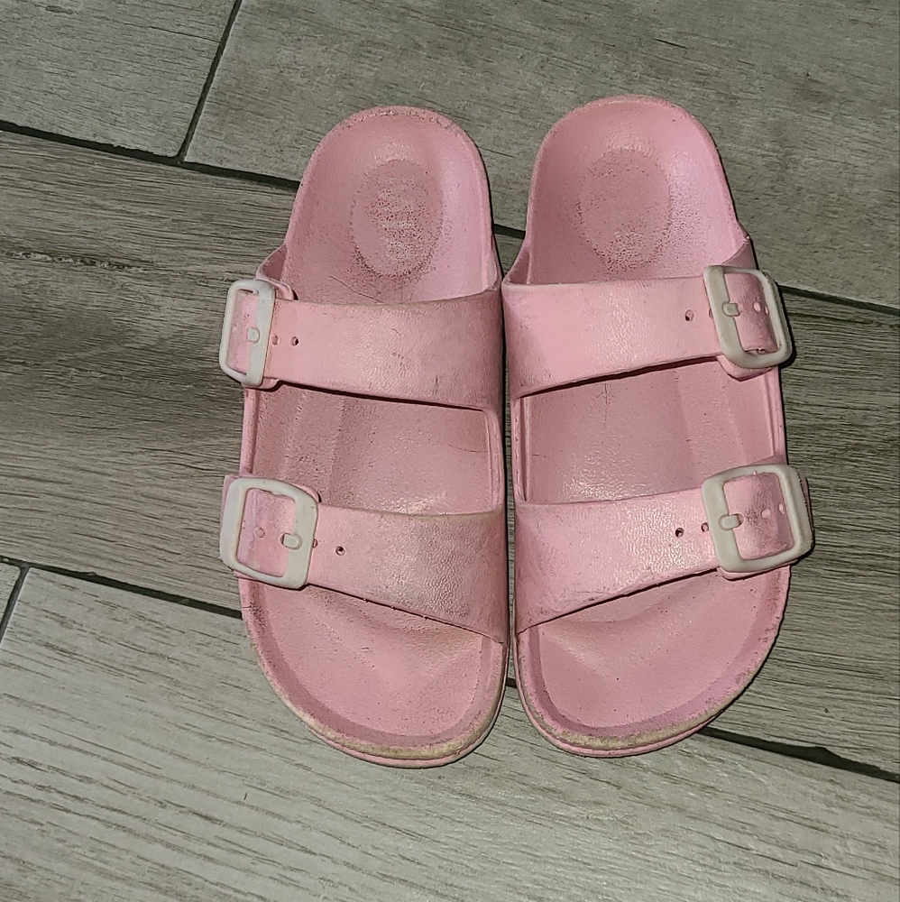 🦔 Girls pink buckle slide sandals 🧁